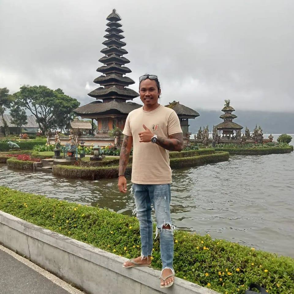 Nick at a beautiful Balinese temple